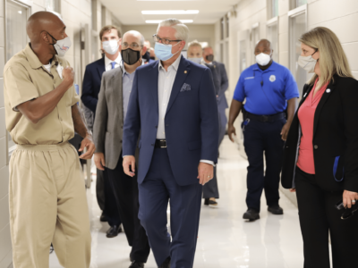 Senators Reed and Chambliss Tour Ingram State Main Campus