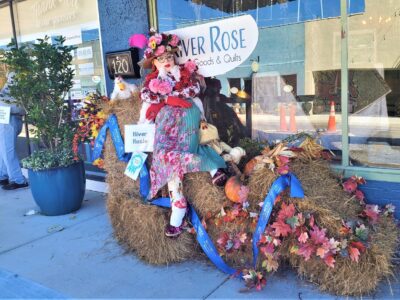 Scarecrow Row in Downtown Wetumpka Shows Impressive Creativity; On display until  Halloween