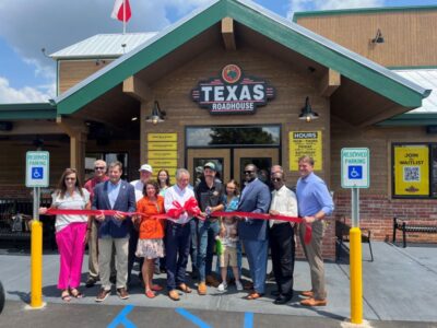 A Texas-sized YEEHAW! Prattville Chamber hosts Texas Roadhouse Ribbon cutting