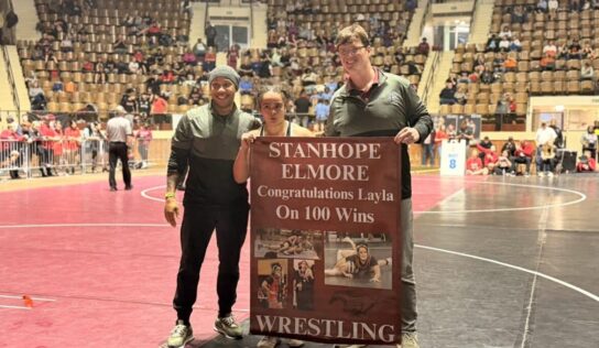 Stanhope Elmore’s Layla Manus becomes first female wrestler with 100 wins in school history