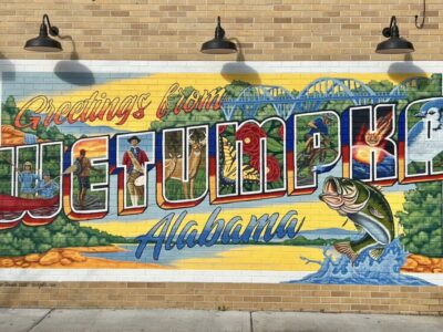 Downtown Wetumpka gets a colorful new postcard mural